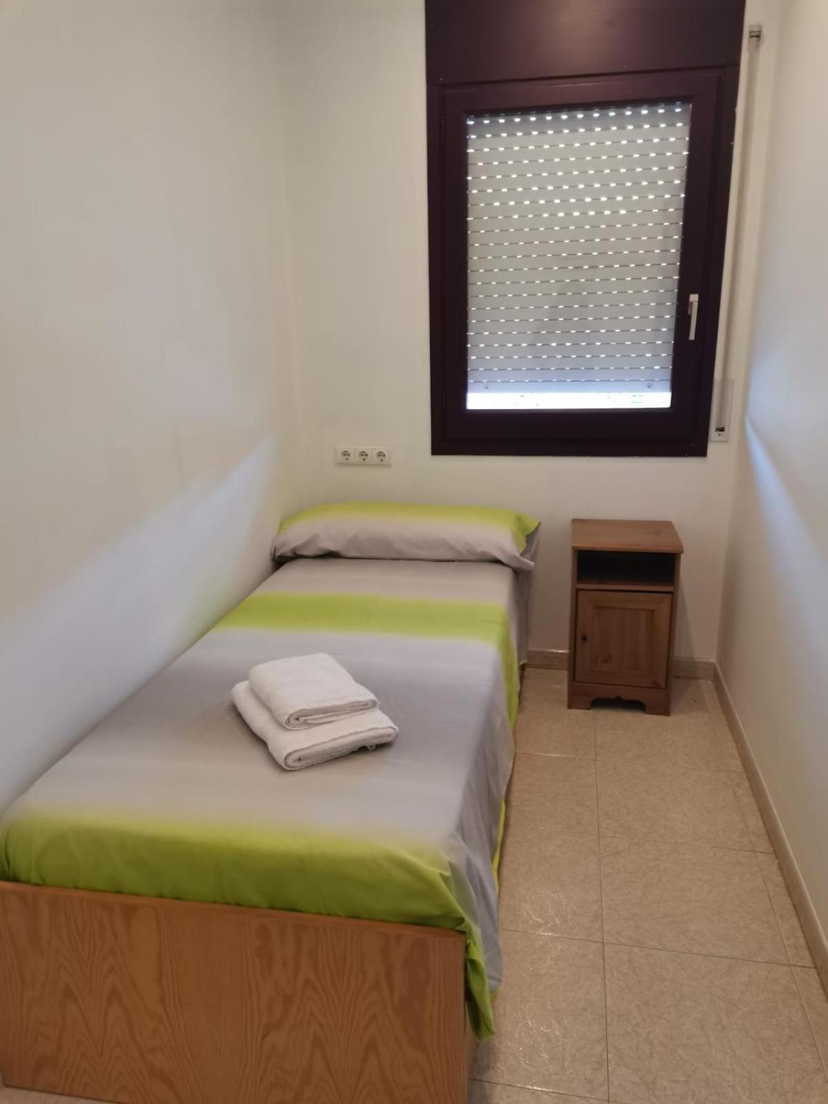 Casa A La Ruta Del Ferro Villa Сан Хуан де лес Абадесес Екстериор снимка